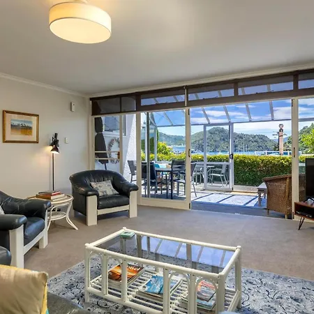 Seaview Apartment Picton Exterior photo